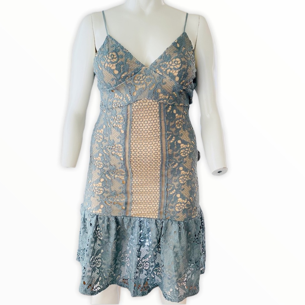 Romeo & Juliet Couture Dusty Sage Lace Dress‎ Size S/M
